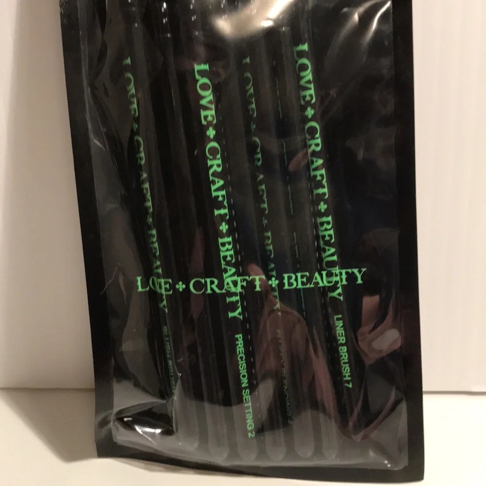 Lovecraft Beauty brushes 7 pieces NEW
